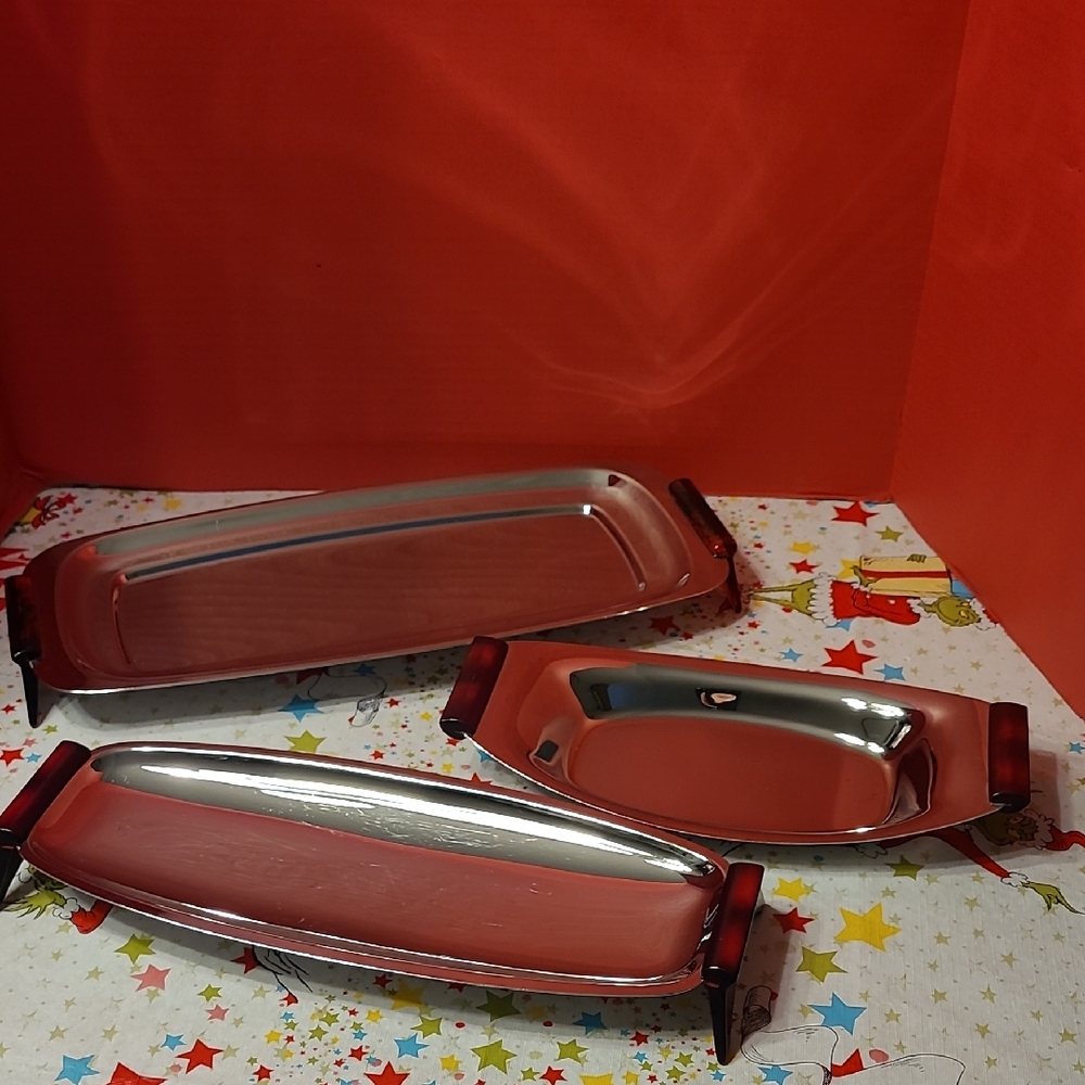 💣Set of Three Glo-Hill Gourmates Chrome Tray with Cherry Red Bakelite Feet